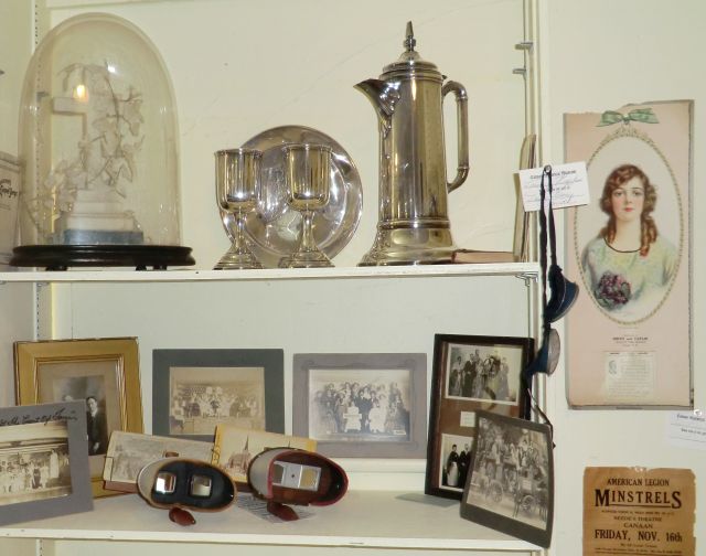 museum shelf display