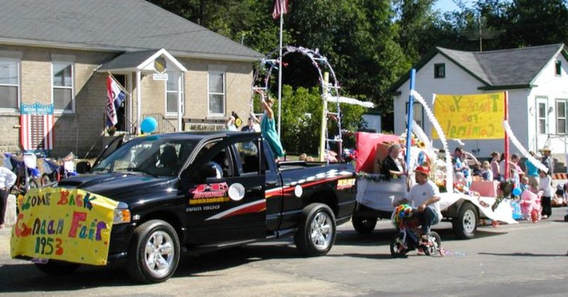 parade float representing Canaan Fair