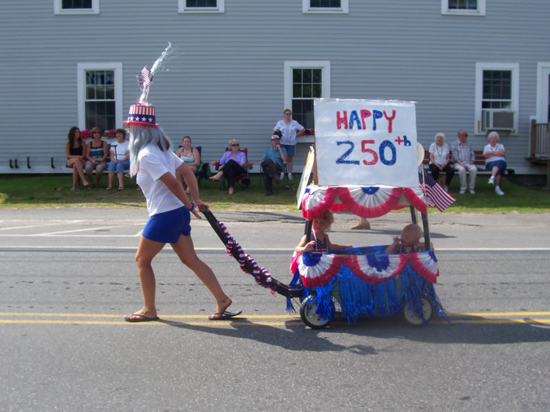 wagon parade float "Happy 250"
