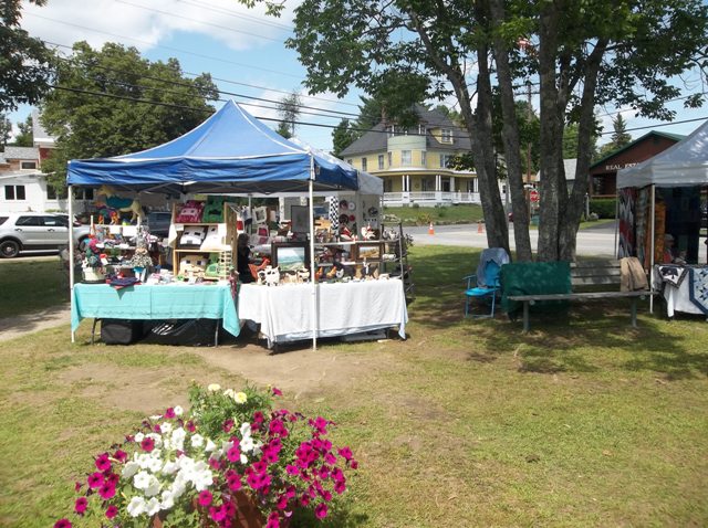 a sunny moment at the craft fair