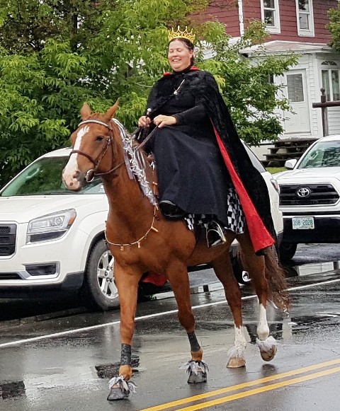 queen riding horse